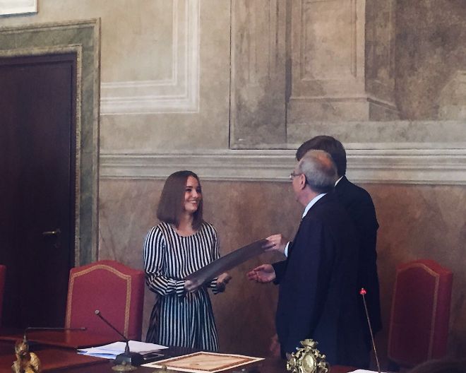 Emma Simi, studentessa UniSR, premiata tra i giovani donatori a Palazzo Marino